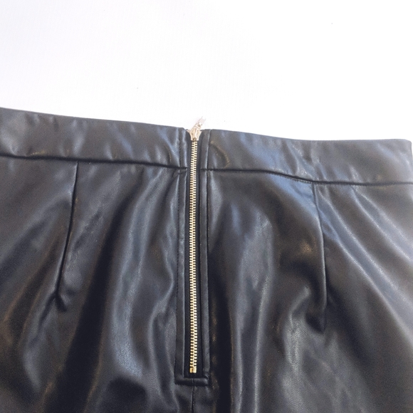 ❌SOLD❌DYNAMITE Vegan Leather Skirt - Picture 8 of 8